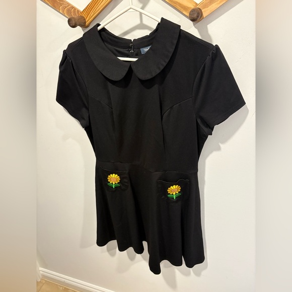 Modcloth Black Collar dress with Sunflower Embroidery pockets - Picture 6 of 8